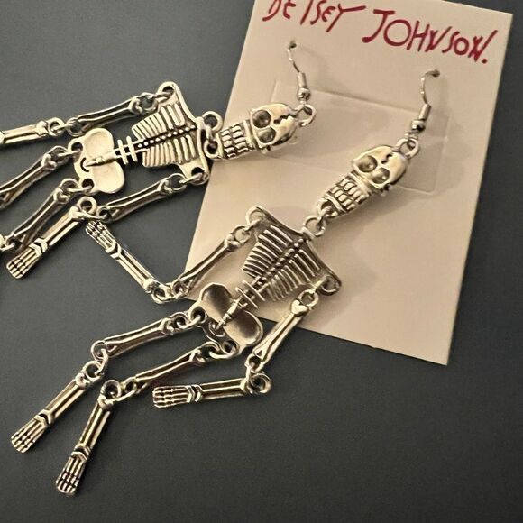 🩶 ON SALE 🩶 Betsey Johnson Metallic Skeleton Dangle Earrings 🩶 - Picture 1 of 10